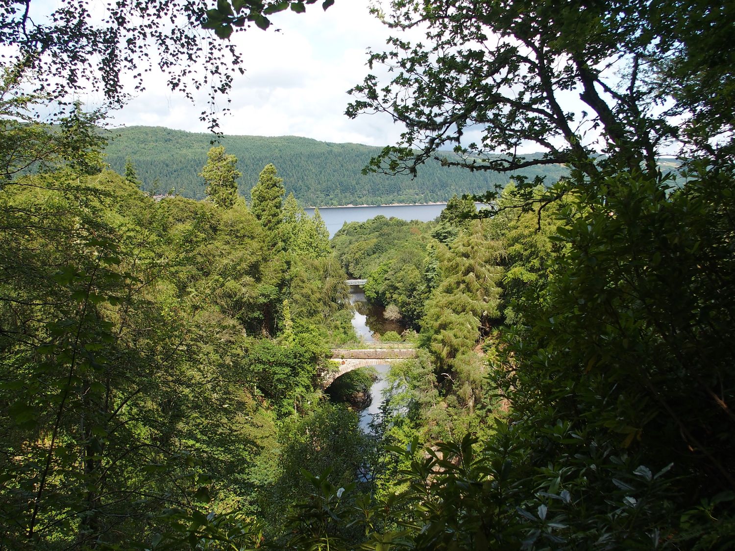 Foyers foly tpllja a Loch Ness tavat