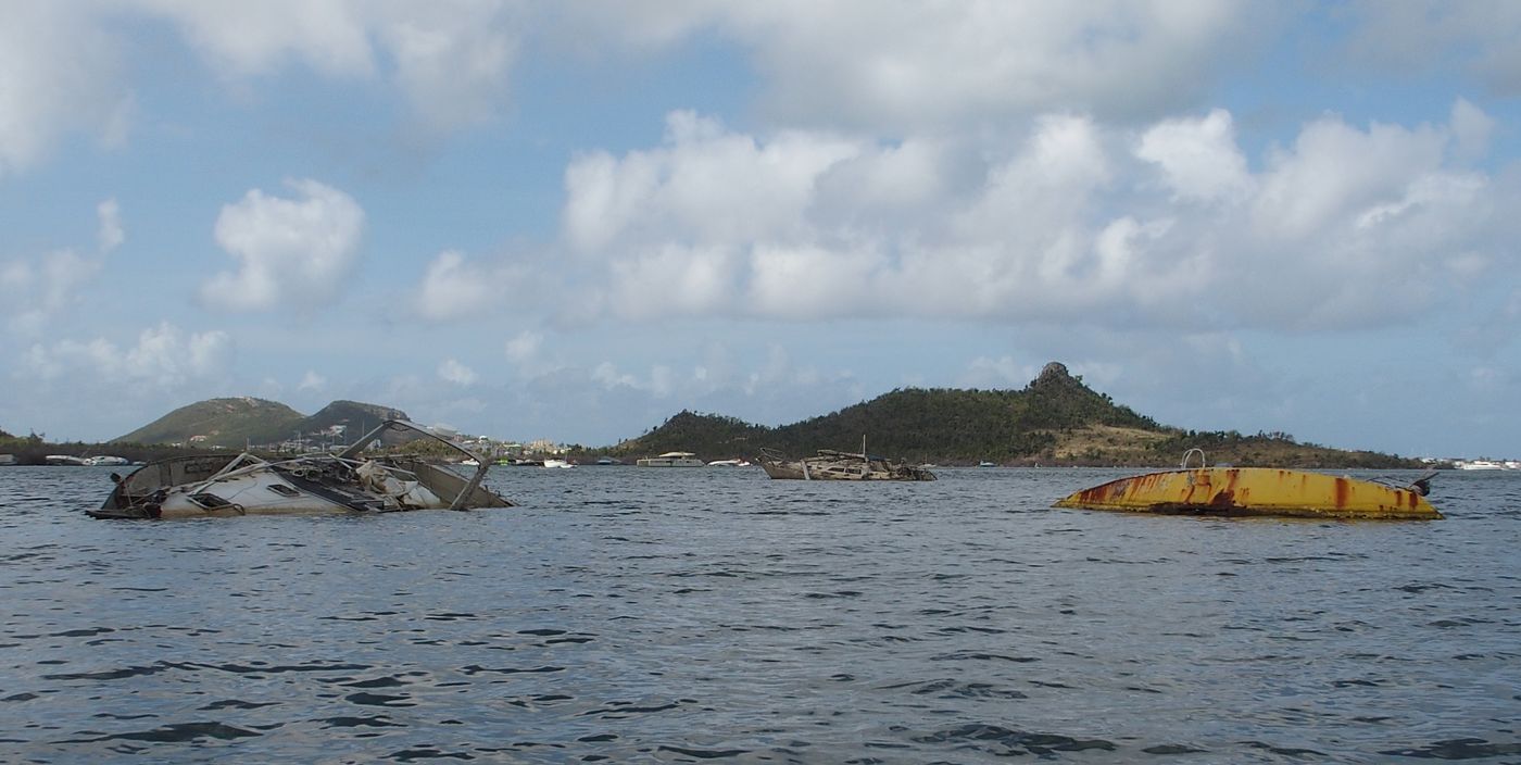 hajoroncsok a lagunaban St. Martin