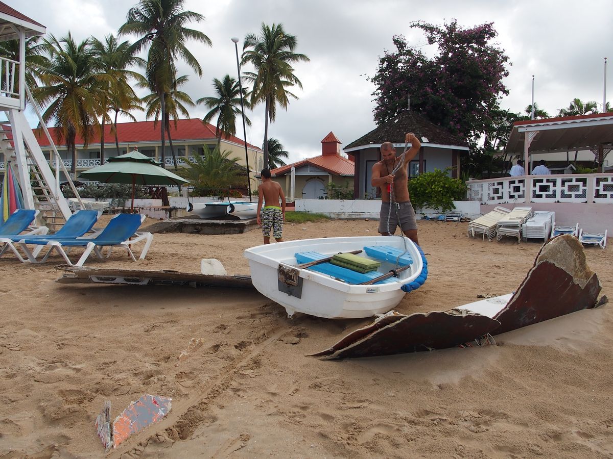 Maria hurrikn ldozata partra vetett vitorls Rodney bay St. Lucia